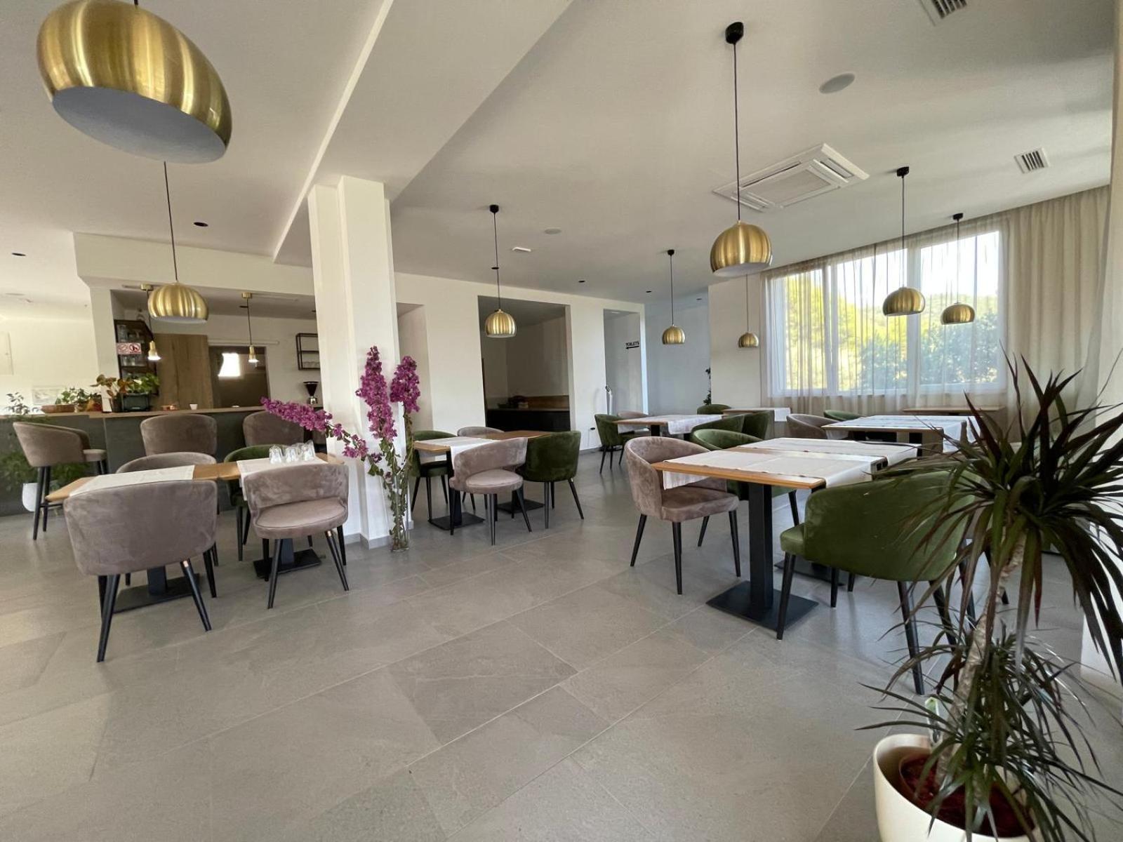 Memori Bed&Breakfast 라브 외부 사진